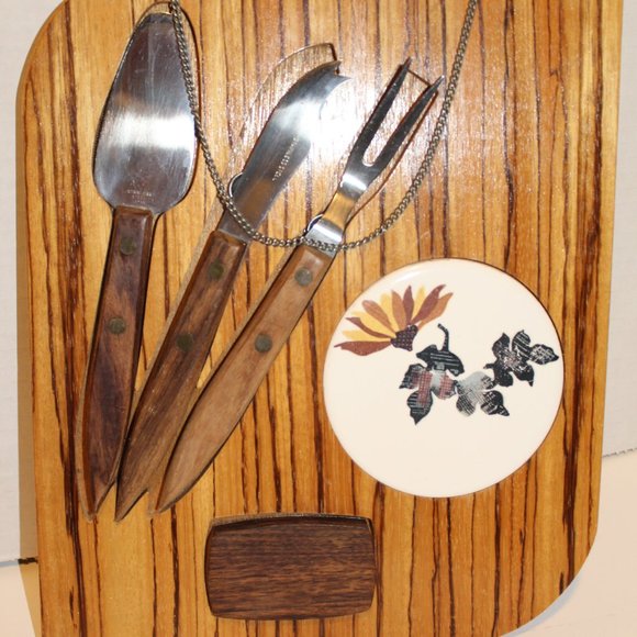 Vintage MCM Wood & Tile cheese hanging board - Picture 1 of 4